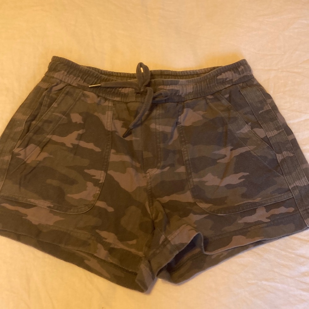 Athleta Farallon 4” short
